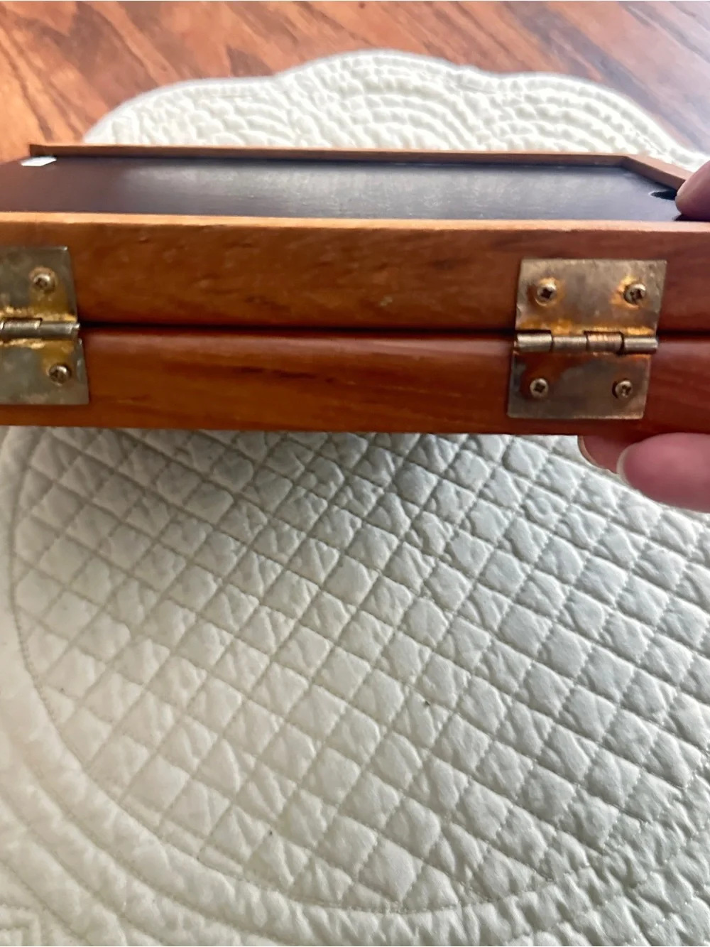 Vintage double 5x7 wood bifold frame